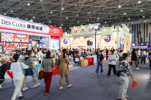 第十三屆酒博會(huì)貿(mào)易總額突破百億元，國際旅行元素增添新亮點(diǎn)